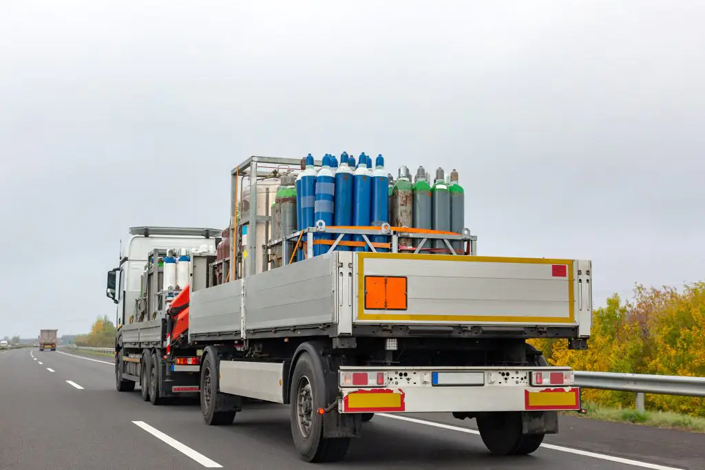 Transporte de carga explosiva.